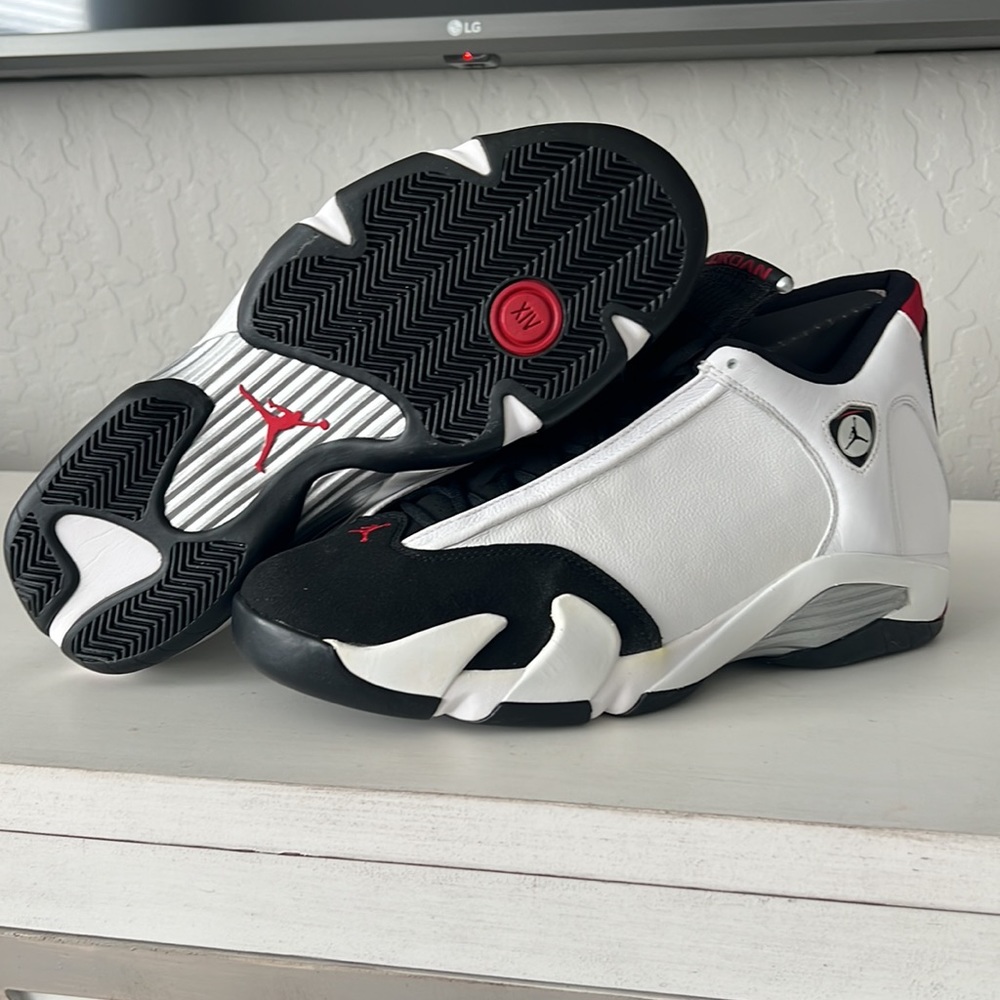 Dead stock Air Jordan 14 size 12